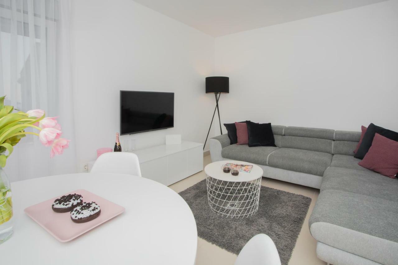 Apartment Luni Primošten Exteriér fotografie