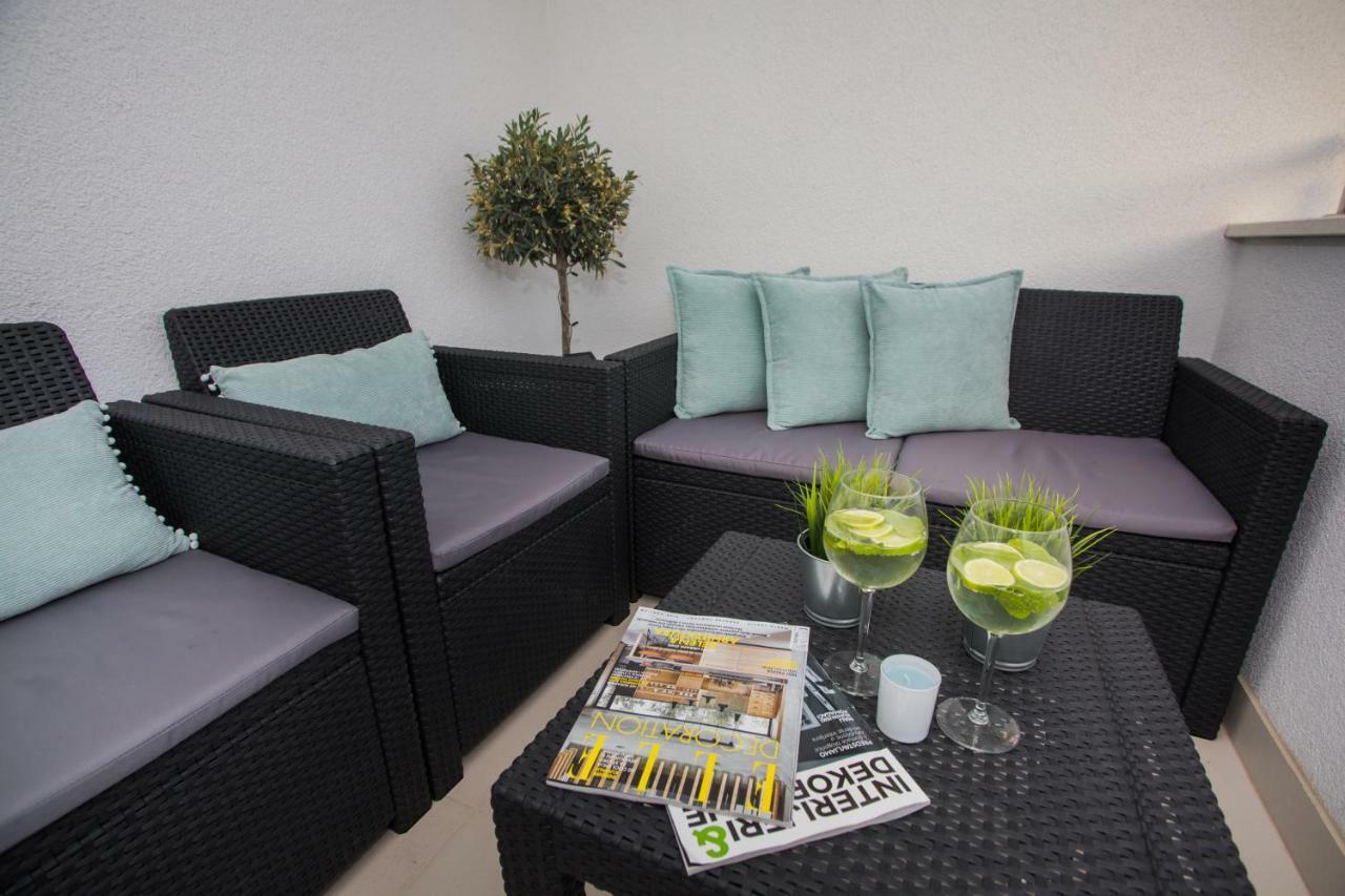 Apartment Luni Primošten Exteriér fotografie