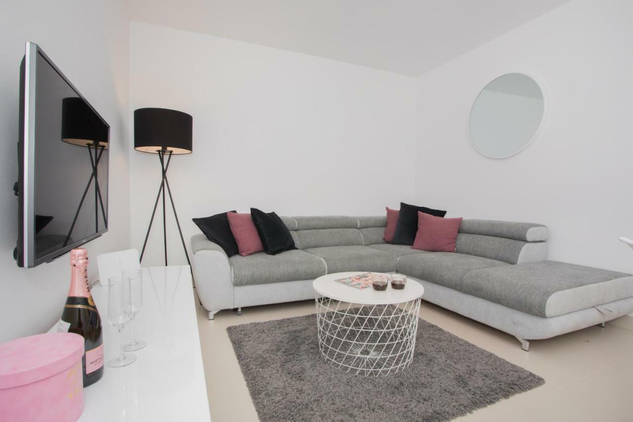 Apartment Luni Primošten Exteriér fotografie